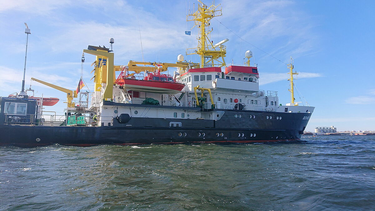 Die VWFS DENEB während der Erprobung im Rostocker Hafen. (Foto: Martin Kurowski)