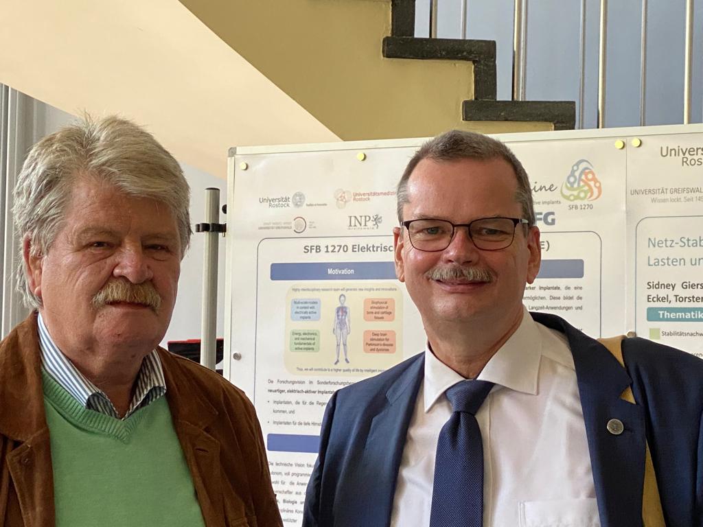 Prof. Hans-Jürgen Albrecht (Firma budatec Berlin und Honorarprofessor an der TU Dresden) und Prof. Mathias Nowottnick (Dekan der IEF), Foto: Prof. Tamara Bechtold